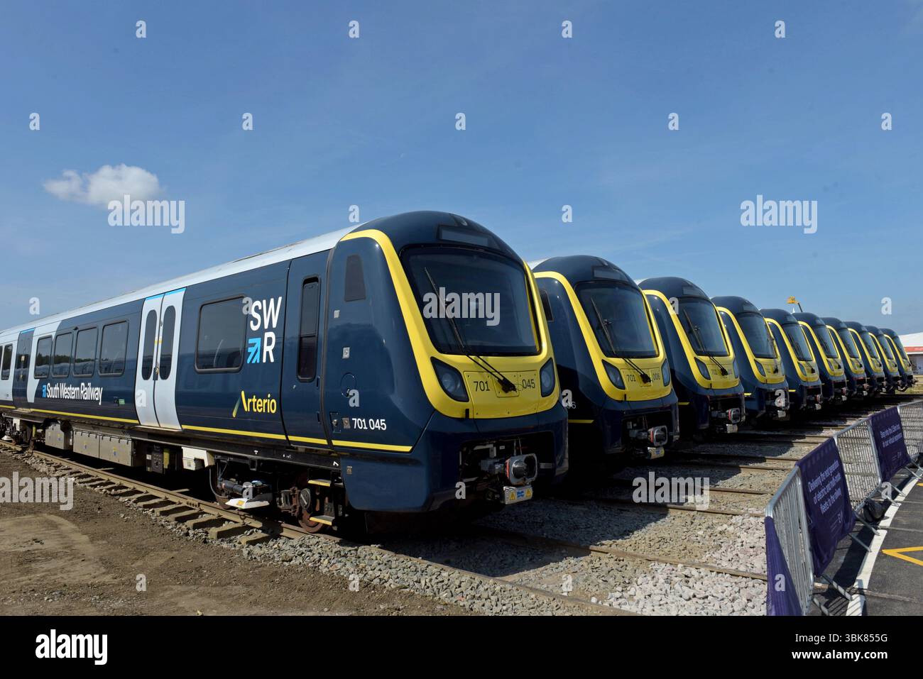 New South Western Railway SWR Arterio classe 701 Alstom treni in deposito presso il deposito di Long Marston Rail, Warwickshire, giugno 2025 Foto Stock