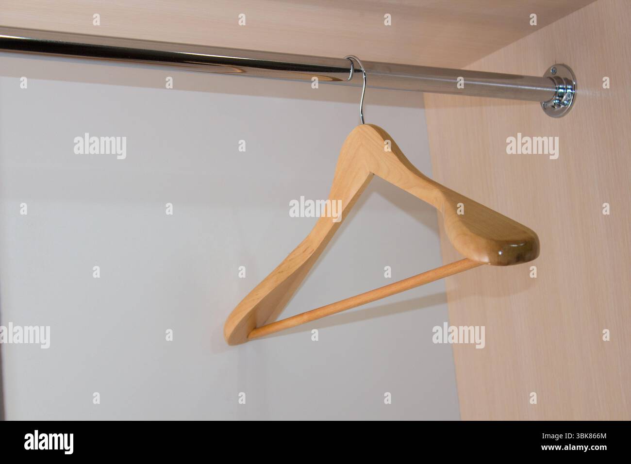 ho raccolto cose per un viaggio per riposarsi, un armadio vuoto Foto Stock