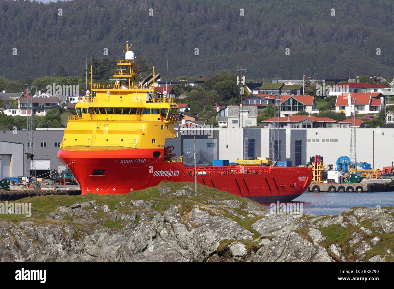 EDDA FRAM (IMO 9356995, MMSI 257270000), una nave da traino offshore costruita nel 2007, ormeggiata a Haugesund, Norvegia, il 2 giugno 2025 Foto Stock