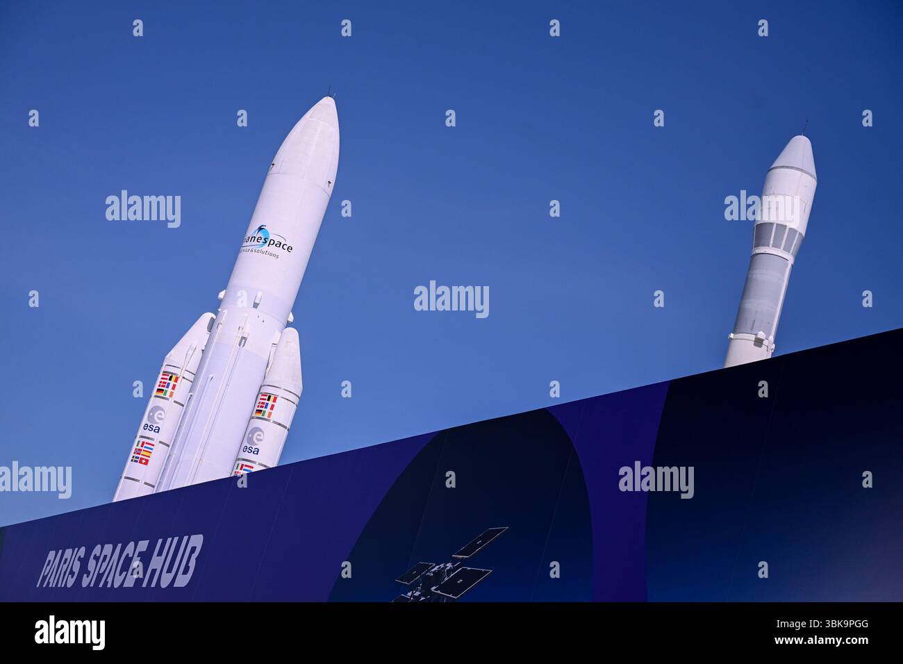 Le Bourget, Francia. 18 giugno 2025. Il Padiglione del CNES (Centro Nazionale per gli studi spaziali) durante il 55° Salone Internazionale di Parigi (SIAE) presso l'Aeroporto Paris-le Bourget, a le Bourget, a nord di Parigi, il 19 giugno 2025. - 18/06/2025 - Francia/le Bourget - Julien Mattia/le Pictorium credito: LE PICTORIUM/Alamy Live News Foto Stock