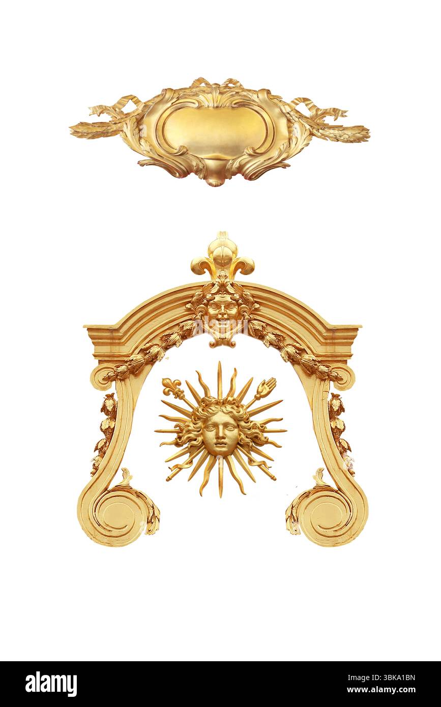 Dettagli dorati isolati su sfondo bianco Versailles Francia. Foto Stock