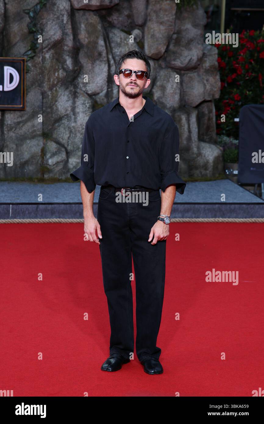 Jonathan Bailey partecipa alla prima tedesca di Jurassic World Rebirth, Zoo Palast Foto Stock
