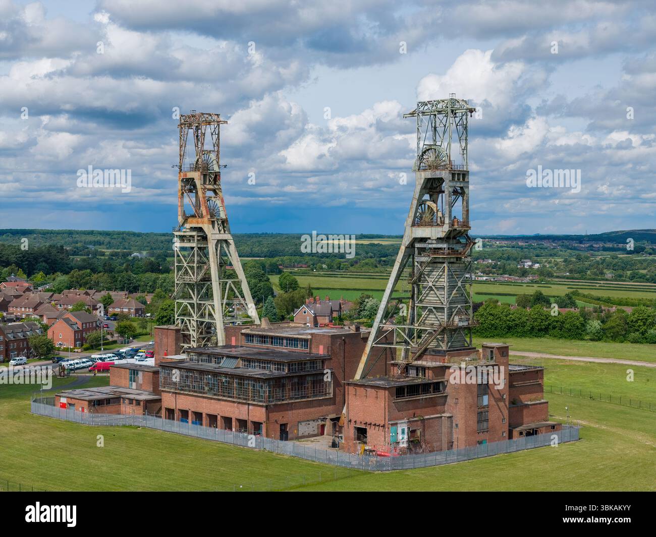 Giacimenti minerari di carbone a Clipstone, Nottinghamshire. Reliquie dell'era mineraria e industriale. I minatori scioperano e l'estrazione del carbone per i combustibili fossili. Foto Stock