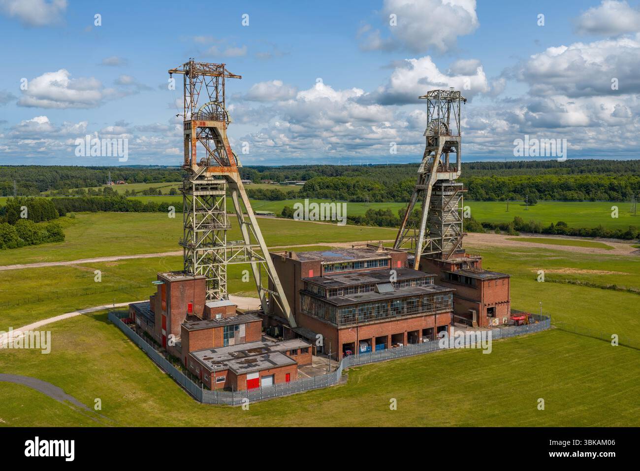 Giacimenti minerari di carbone a Clipstone, Nottinghamshire. Reliquie dell'era mineraria e industriale. I minatori scioperano e l'estrazione del carbone per i combustibili fossili. Foto Stock
