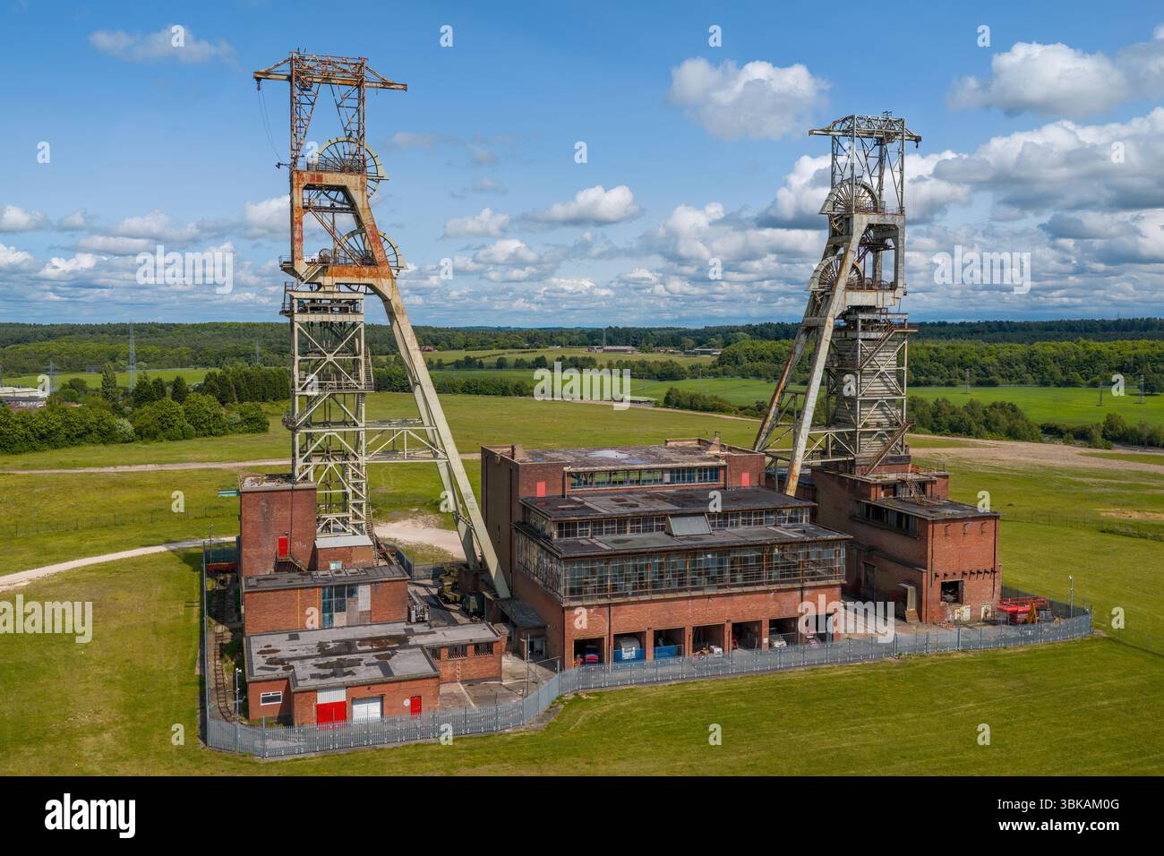 Giacimenti minerari di carbone a Clipstone, Nottinghamshire. Reliquie dell'era mineraria e industriale. I minatori scioperano e l'estrazione del carbone per i combustibili fossili. Foto Stock