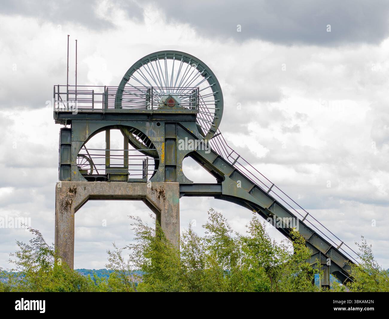 Miniera di carbone nel Regno Unito. Storica miniera di carbone nel Nottinghamshire. Reliquia della rivoluzione industriale. I minatori e i minatori del carbone colpiscono la storia Foto Stock
