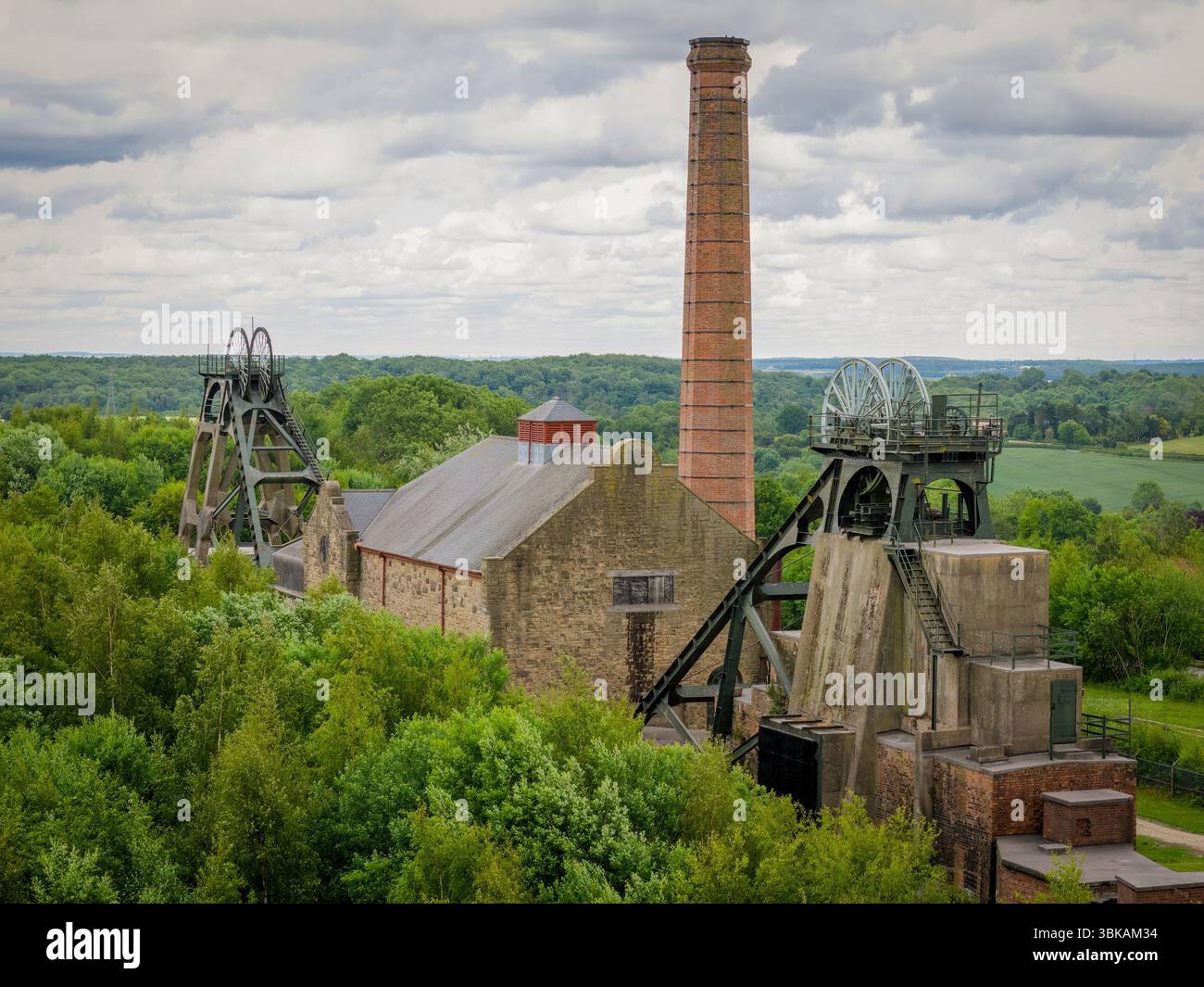 Miniera di carbone nel Regno Unito. Storica miniera di carbone nel Nottinghamshire. Reliquia della rivoluzione industriale. I minatori e i minatori del carbone colpiscono la storia Foto Stock