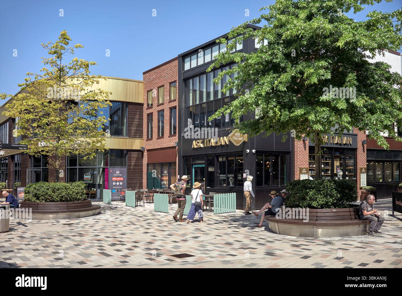 Bell Court, Stratford Upon Avon, galleria commerciale, Warwickshire, Inghilterra, REGNO UNITO Foto Stock
