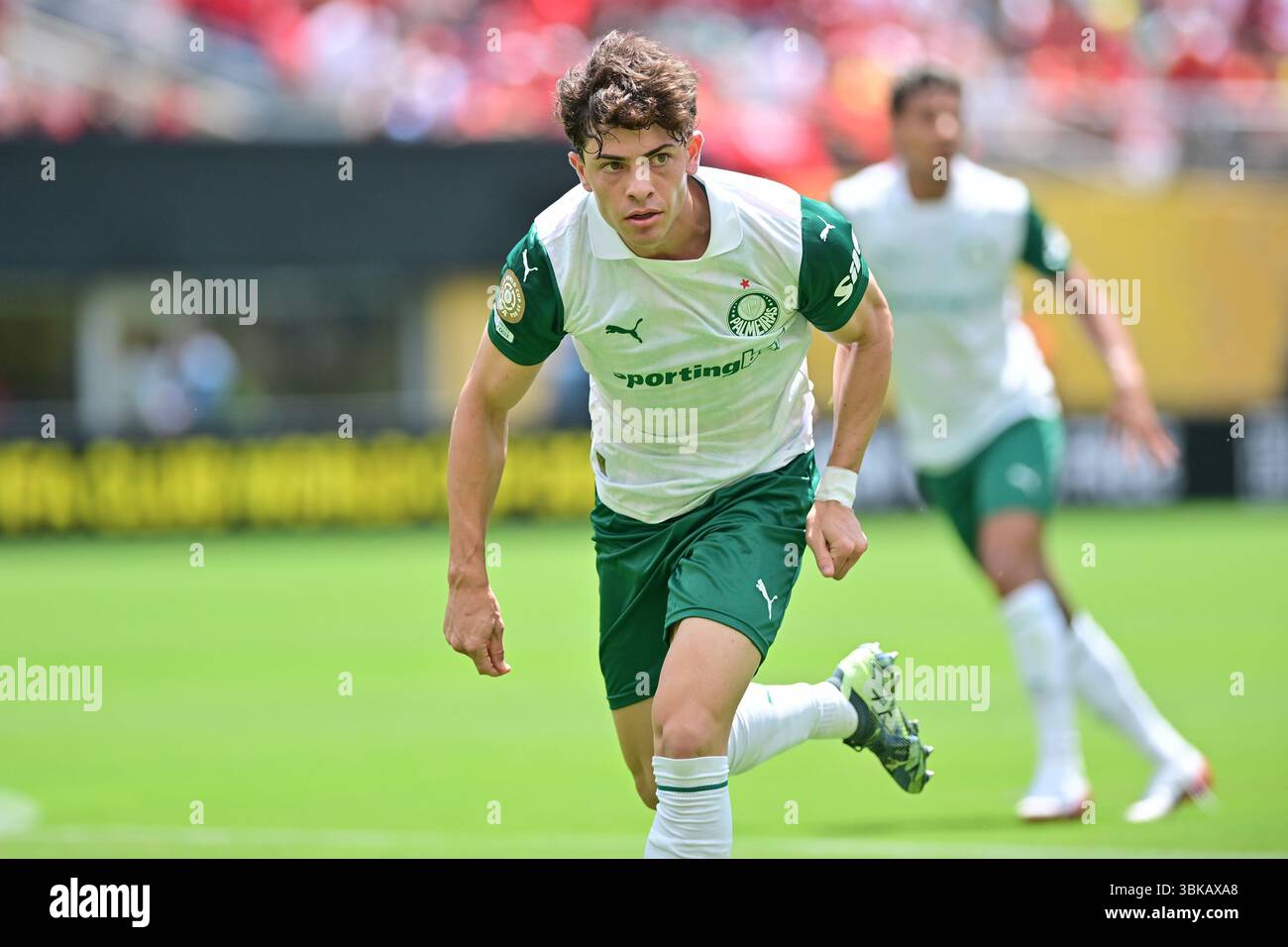 NEW YORK (NY), 06/19/2025 - CLUB WORLD CUP/PALMEIRAS X AL-ALHY(EGY) - Giay dal Palmeiras, durante la partita tra IL PALMEIRAS X AL-ALHY (EGY), valida per il secondo turno della fase a gironi della Coppa del mondo per club 2025, tenutasi presso il MetLife Stadium, in New Jersey, il giorno 19. (Foto: Eduardo Carmim/Alamy Live News) Foto Stock