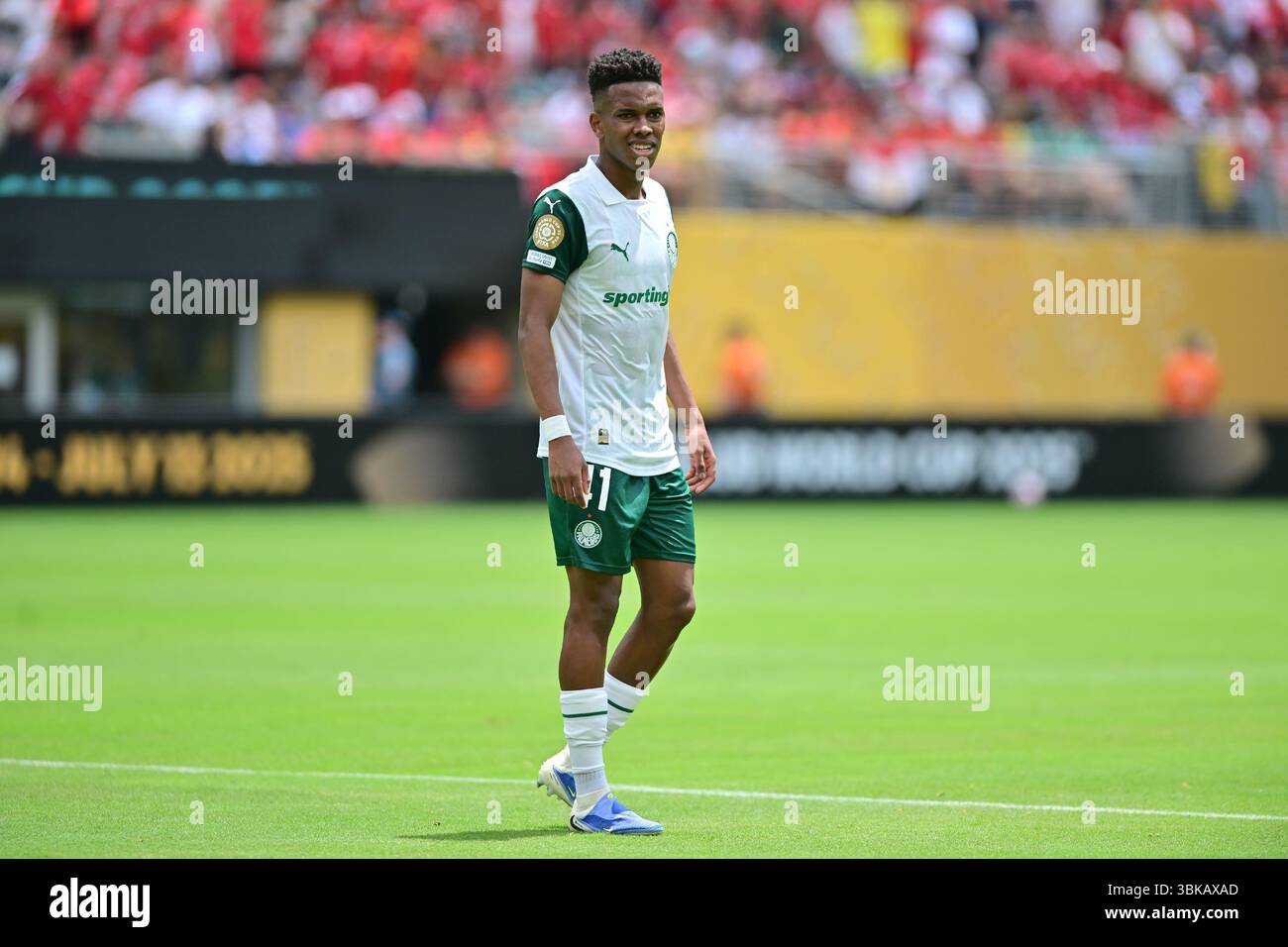 NEW YORK (NY), 06/19/2025 - CLUB WORLD CUP/PALMEIRAS X AL-ALHY(EGY) - Estevão da Palmeiras , durante la partita tra PALMEIRAS X AL-ALHY(EGY), valida per il secondo turno della fase a gironi della Coppa del mondo FIFA Club 2025, tenutasi al MetLife Stadium, New Jersey, il giorno 19. (Foto: Eduardo Carmim/Alamy Live News) Foto Stock