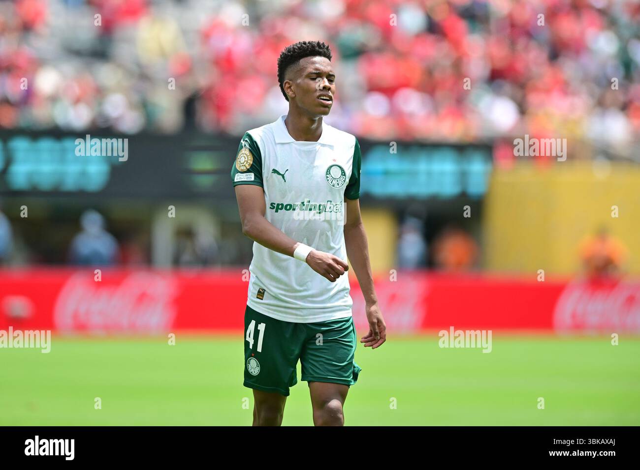 NEW YORK (NY), 06/19/2025 - CLUB WORLD CUP/PALMEIRAS X AL-ALHY(EGY) - Estevão dal Palmeiras, durante la partita tra IL PALMEIRAS X AL-ALHY (EGY), valida per il secondo turno della fase a gironi della Coppa del mondo per club 2025, tenutasi presso il MetLife Stadium, in New Jersey, il giorno 19. (Foto: Eduardo Carmim/Alamy Live News) Foto Stock