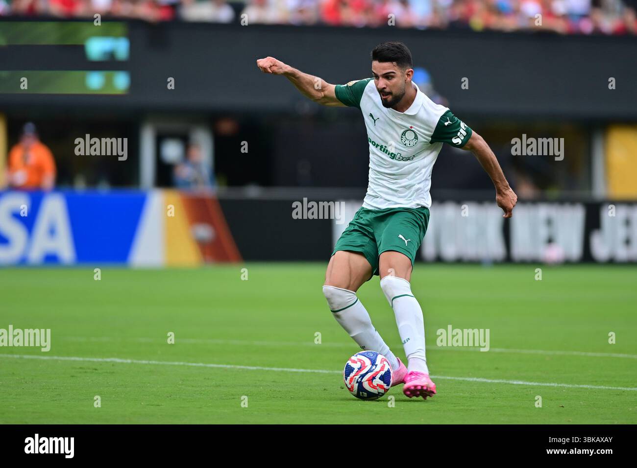 NEW YORK (NY), 06/19/2025 - CLUB WORLD CUP/PALMEIRAS X AL-ALHY(EGY) - Flaco Lopez di Palmeiras, durante la partita tra IL PALMEIRAS X AL-ALHY (EGY), valida per il secondo turno della fase a gironi della Coppa del mondo per club 2025, tenutasi presso il MetLife Stadium, in New Jersey, il giorno 19. (Foto: Eduardo Carmim/Alamy Live News) Foto Stock
