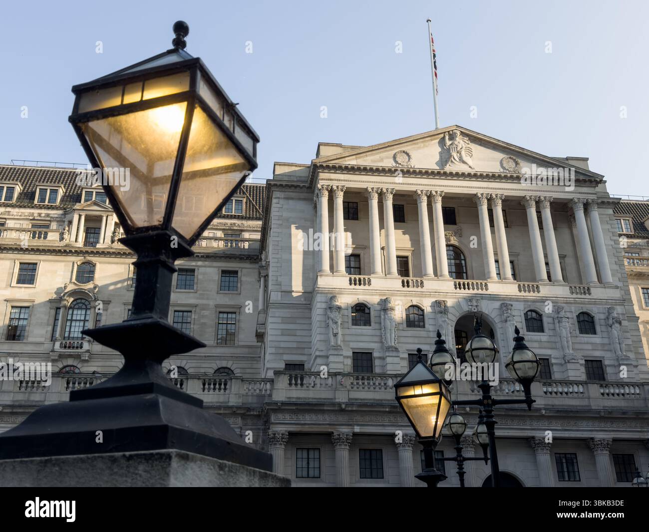 Londra, Regno Unito – 19 giugno 2025: Il Comitato di politica monetaria (MPC) della Banca d’Inghilterra vota 6-3 per mantenere i tassi di interesse al 4,25% nella riunione del giugno 2025. Crediti: Xiu Bao/Alamy Live News. Foto Stock