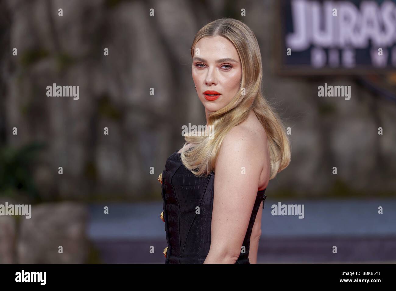 Scarlett Johansson alla prima tedesca del film d'avventura Jurassic World, la rinascita allo Zoo Palast di Berlino il 18 giugno 2025 Foto Stock