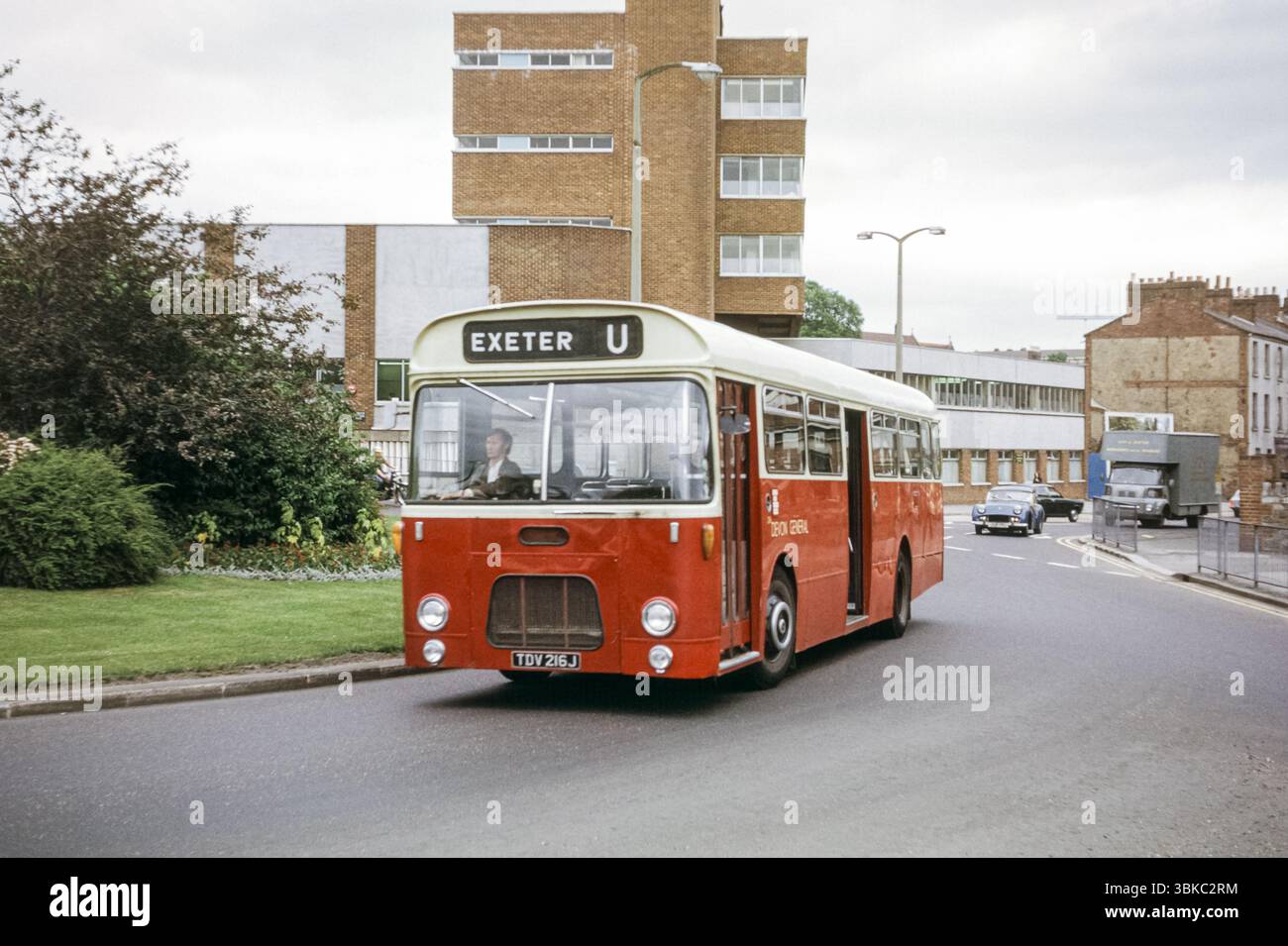 Devon UK - 1973: Immagine d'epoca di un autobus Leyland Panther PSUR1B. Di proprietà della Devon General, numero di registrazione TDV 216J, costruito nel 1970. Foto Stock