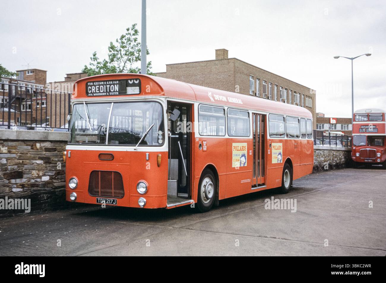 Devon UK - 1973: Immagine d'epoca di un autobus Leyland Panther PSUR1B. Di proprietà della Devon General, numero di registrazione TDV 217J, costruito nel 1970. Foto Stock