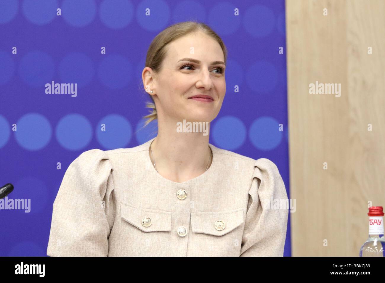 San Pietroburgo, Russia. 19 giugno 2025. Svetlana Romashina, sette volte campionessa olimpica nel nuoto sincronizzato visto durante la sessione Future of Sports Federations The Case for Private Management Partners del XXVIII Forum economico Internazionale di San Pietroburgo presso l'Expo forum Convention and Exhibition Center. Credito: SOPA Images Limited/Alamy Live News Foto Stock