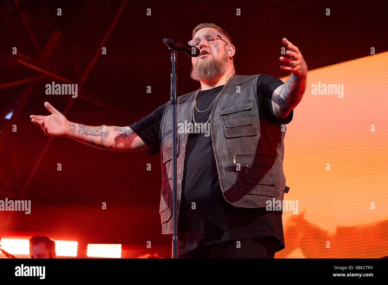 Rag and Bone Man TK Max presenta Live al Lincoln Castle giovedì 19 giugno 2025 Credit: Phil Crow/Alamy Live News Foto Stock