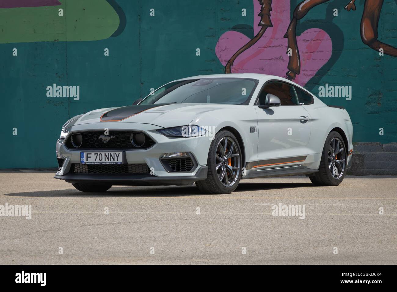 Chisinau, Moldavia - 13 aprile 2025: Ford Mustang Mach 1, sesta generazione, S550 (2021-2023) Foto Stock