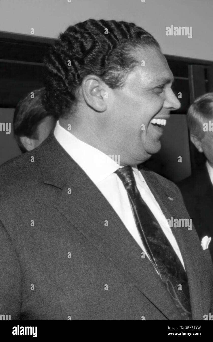 Maynard Jackson (1938-2003), primo sindaco nero di Atlanta, in un incontro con il presidente Bill Clinton e altri il 19 marzo 1993, riguardante i Giochi olimpici centenari che si sarebbero tenuti ad Atlanta, Georgia, nell'estate del 1996. (USA) Foto Stock