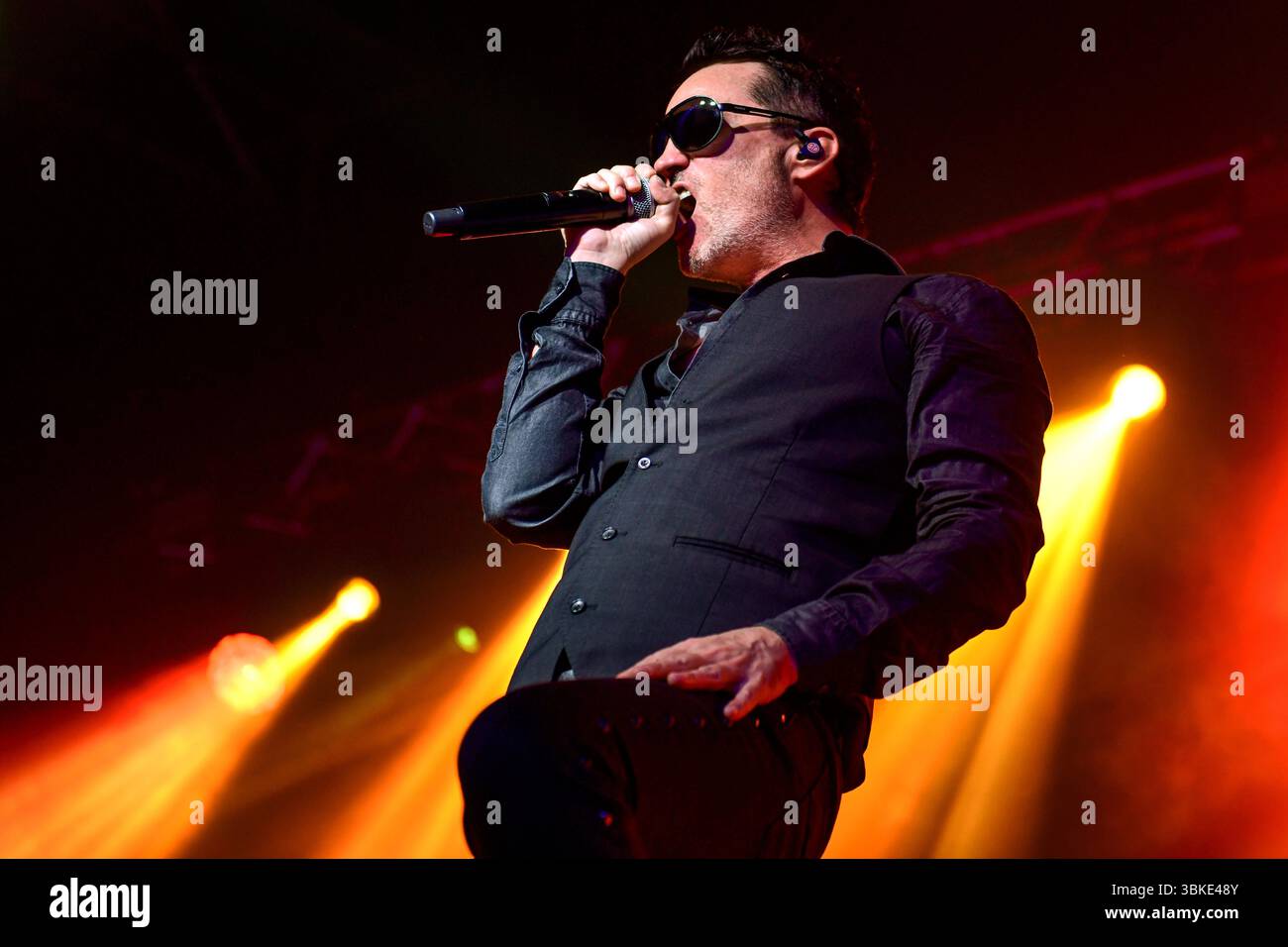Stone Temple Pilots (Jeff Gutt, cantante), si esibisce dal vivo a Estadio Obras, Buenos Aires (Argentina). Foto Stock