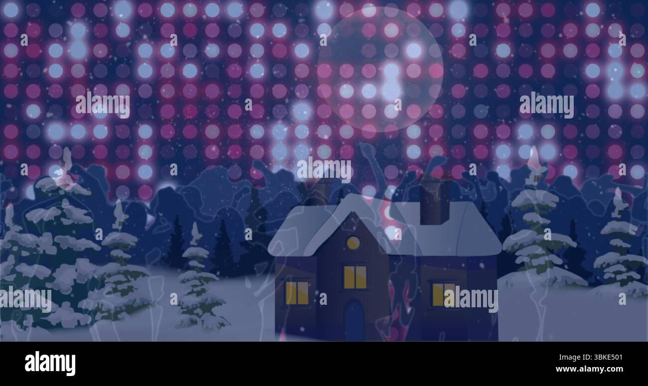 Casa luminosa con finestre illuminate, luna piena che splende sulla neve e griglia luminosa colorata Foto Stock