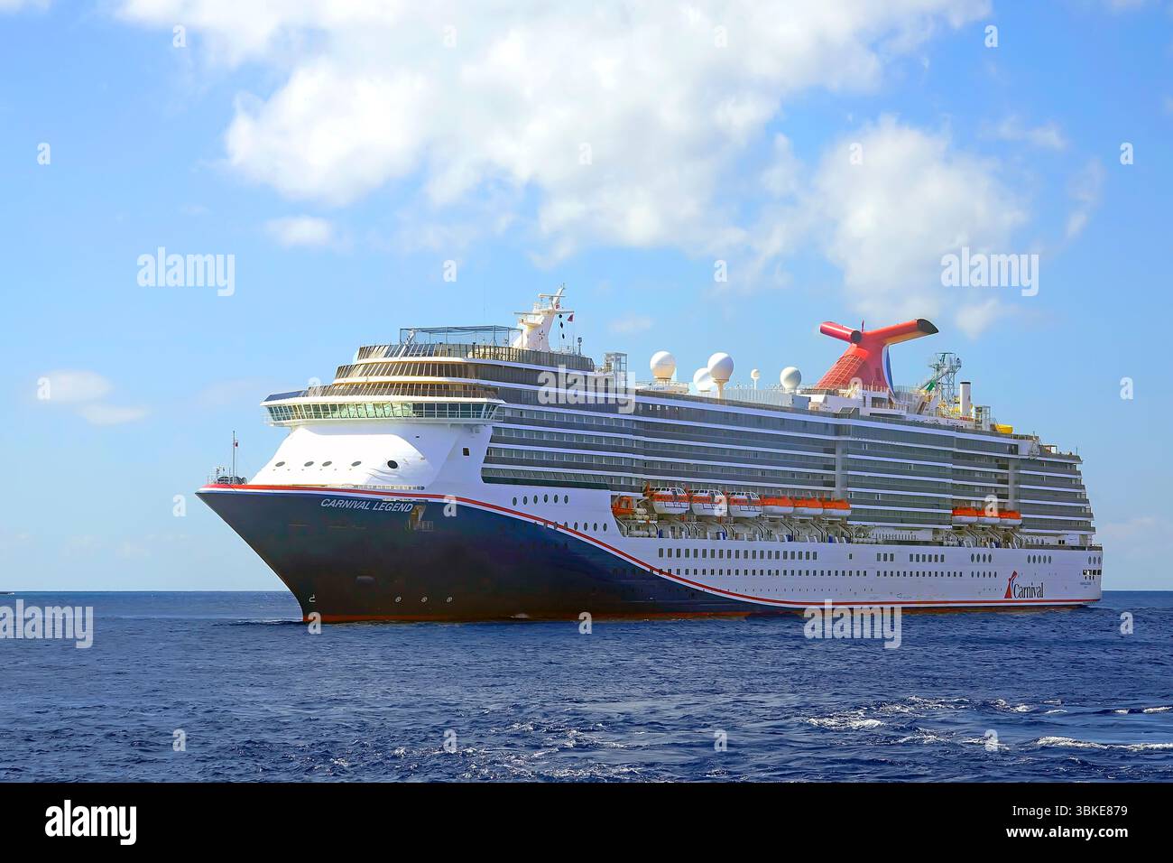 Carnival Legend Cruise Ship in the Caribbean C creato nel 03.29.2025 Foto Stock