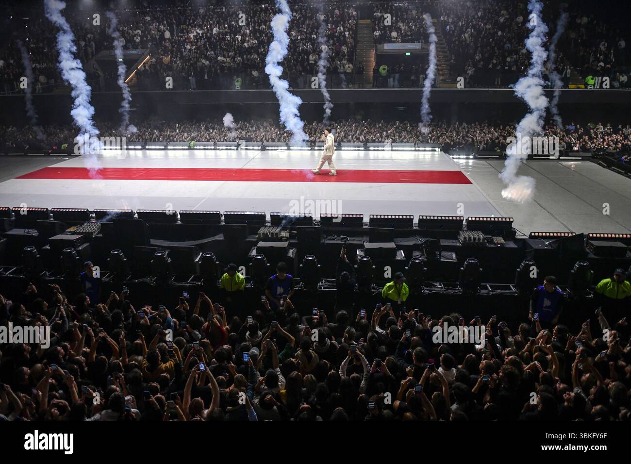Buenos Aires (20 giugno 2025). Il cantante spagnolo Quevedo. Buenas Noches Latam Tour 2025. Movistar Arena Argentina. Crediti: Mariano Garcia/Alamy Live News Foto Stock