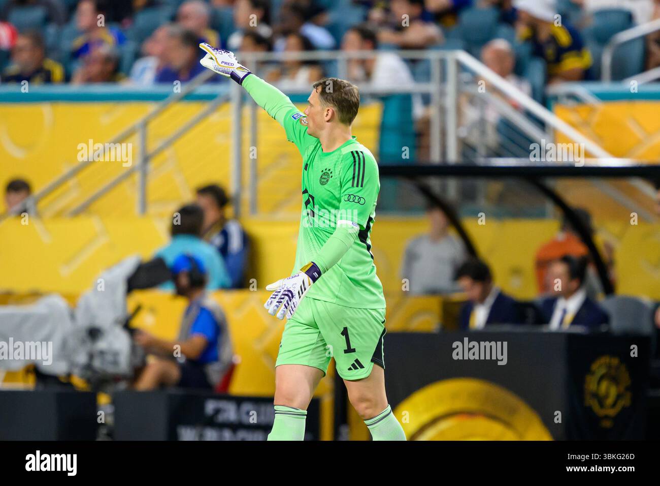 Hard Rock Stadium, Miami, Stati Uniti. 20 giugno 2025. Club World Cup gruppo C turno 1 calcio, Bayern Monaco contro Boca Juniors; Bayern Munichs portiere Manuel Neuer della Germania credito: Action Plus Sports/Alamy Live News Foto Stock