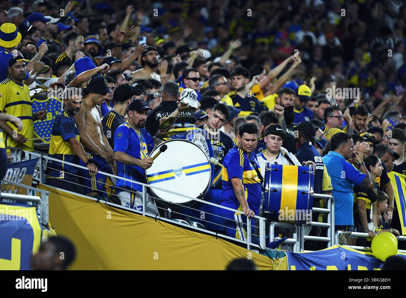 Miami, Stati Uniti. 20 giugno 2025. Tifosi del CA Boca Juniors durante la partita contro il Bayern Monaco alla Coppa del mondo per club FIFA del 20 giugno 2025 a Miami, Florida. (Foto di JC Ruiz/Sipa USA) credito: SIPA USA/Alamy Live News Foto Stock