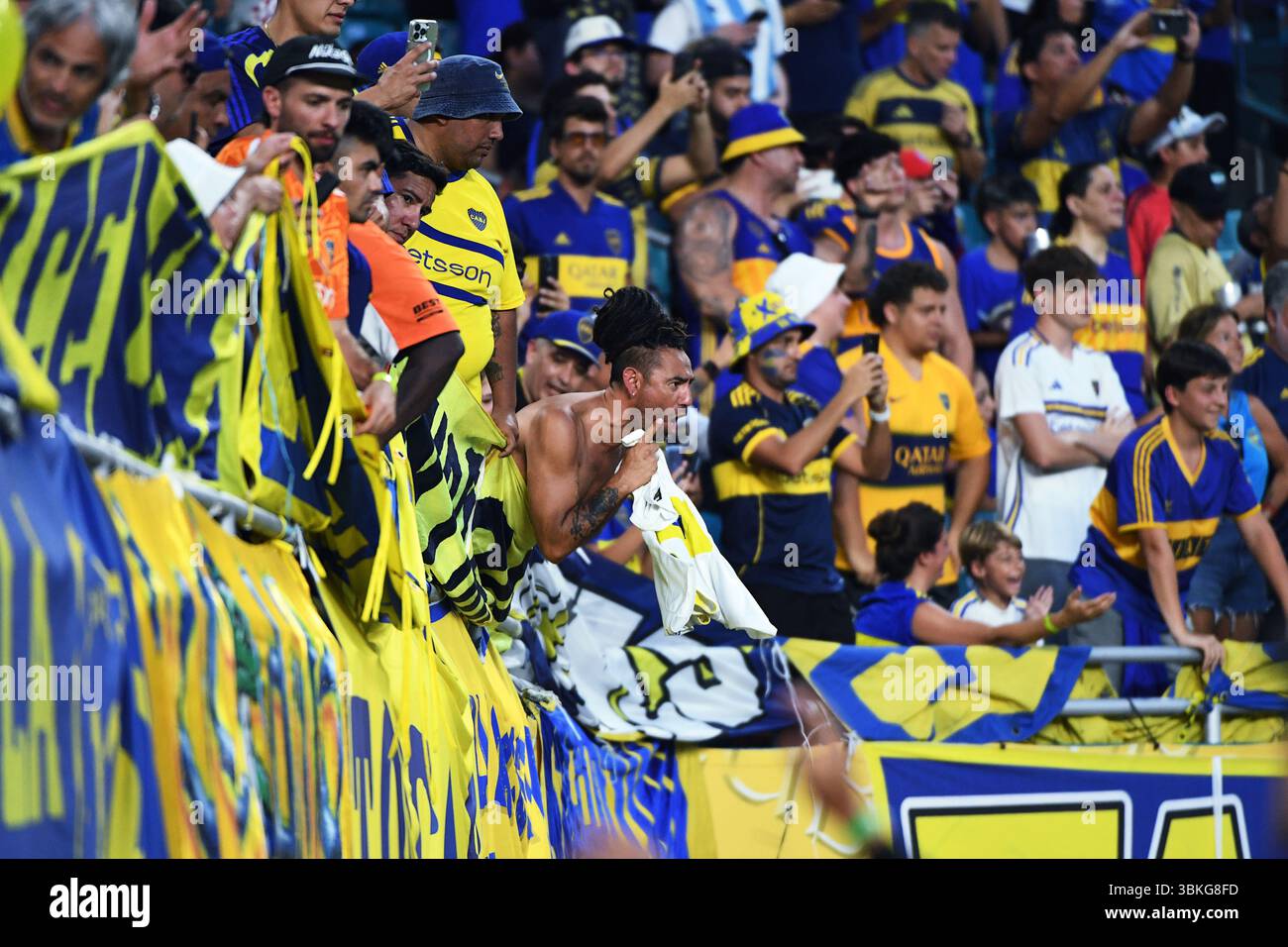 Miami, Stati Uniti. 20 giugno 2025. Tifosi del CA Boca Juniors prima della partita contro il Bayern Monaco alla Coppa del mondo per club FIFA del 20 giugno 2025 a Miami, Florida. (Foto di JC Ruiz/Sipa USA) credito: SIPA USA/Alamy Live News Foto Stock