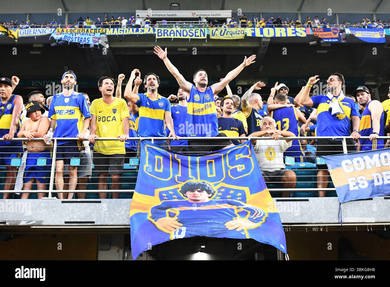 Miami, Stati Uniti. 20 giugno 2025. Tifosi del CA Boca Juniors prima della partita contro il Bayern Monaco alla Coppa del mondo per club FIFA del 20 giugno 2025 a Miami, Florida. (Foto di JC Ruiz/Sipa USA) credito: SIPA USA/Alamy Live News Foto Stock