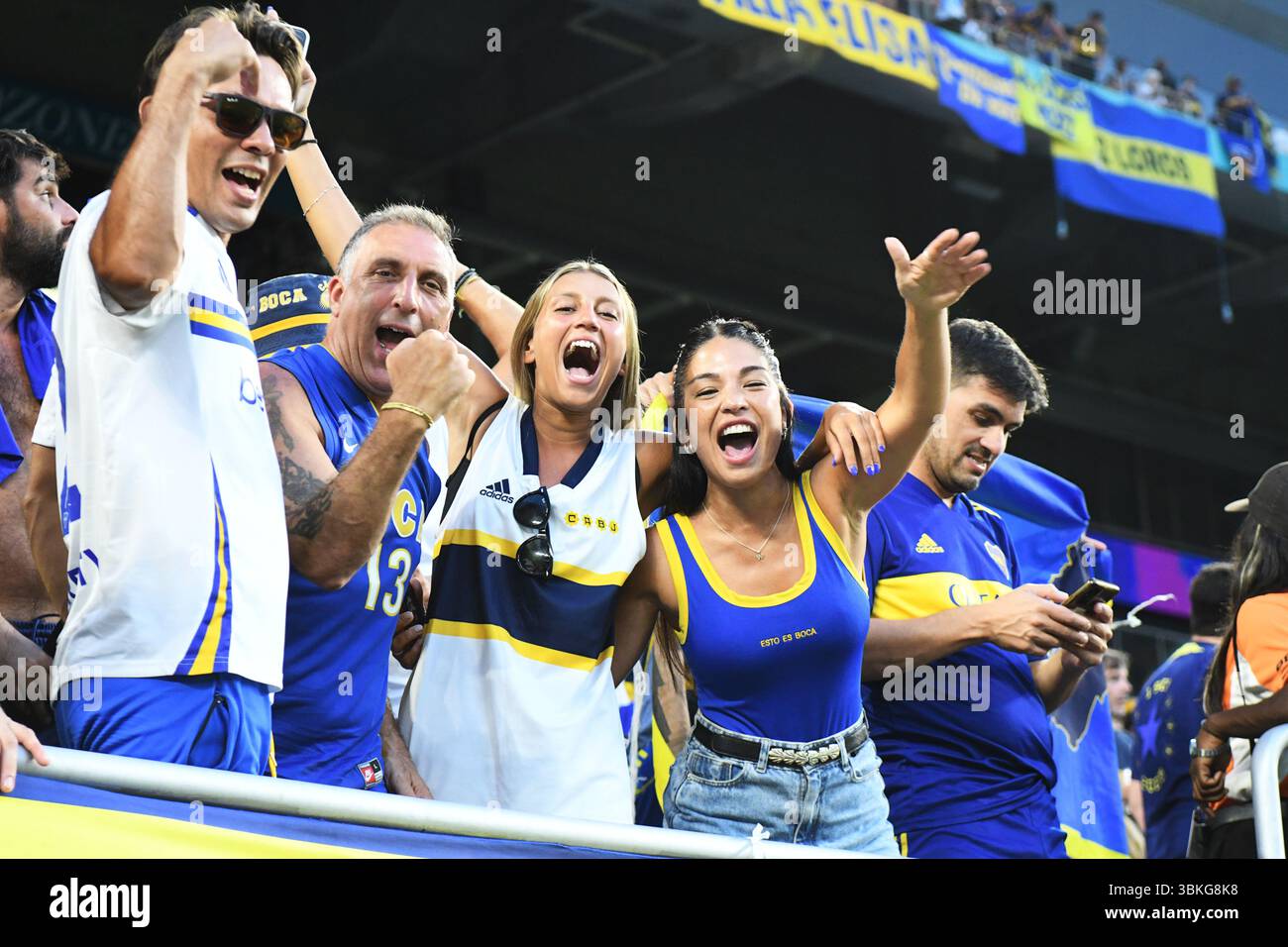 Miami, Stati Uniti. 20 giugno 2025. Tifosi del CA Boca Juniors prima della partita contro il Bayern Monaco alla Coppa del mondo per club FIFA del 20 giugno 2025 a Miami, Florida. (Foto di JC Ruiz/Sipa USA) credito: SIPA USA/Alamy Live News Foto Stock