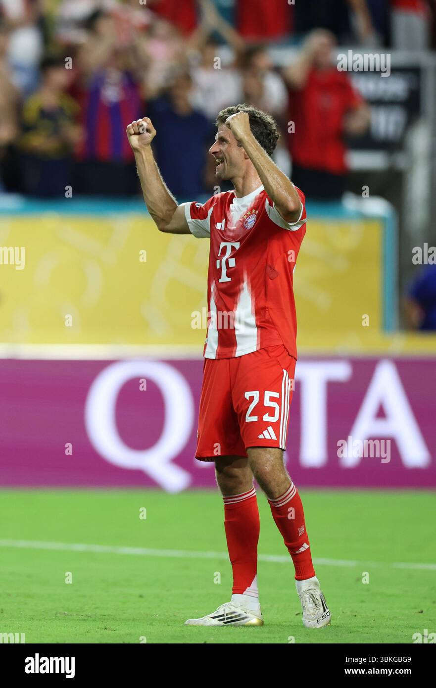 Miami, Stati Uniti. 20 giugno 2025. Thomas Mueller del Bayern Monaco reagisce dopo la partita del gruppo C tra il Bayern Monaco di Germania e IL CA Boca Juniors di Argentina alla Coppa del mondo per club 2025 all'Hard Rock Stadium di Miami, Stati Uniti, 20 giugno 2025. Crediti: Li Ming/Xinhua/Alamy Live News Foto Stock