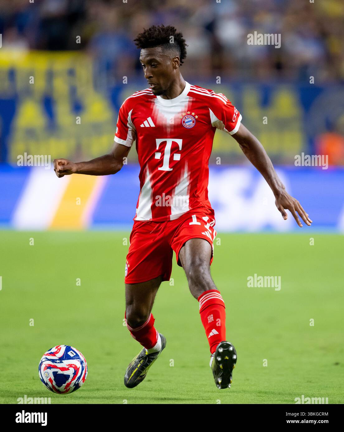 20 giugno 2025, Stati Uniti, Miami: Calcio: Club World Cup, Bayern Monaco - Boca Juniors, turno preliminare, gruppo C, partita 2 all'Hard Rock Stadium. Kingsley Coman di Monaco gioca la palla. Foto: Sven Hoppe/dpa Foto Stock