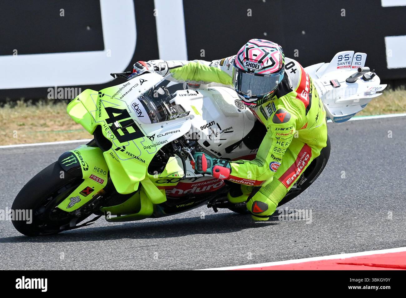 Scarperia, Toscana. 21 giugno 2025. Fabio di Giannantonio in sella al Pertamina Enduro VR46 Racing Team (49) durante le qualifiche del Grand Prix MotoGP al Mugello. Scarperia (Italia), il 21 giugno 2025 crediti: massimo insabato/Alamy Live News Foto Stock