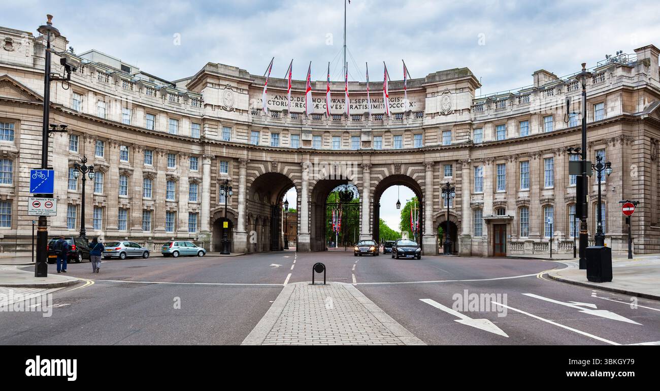 Londra, Regno Unito - 9 maggio 2011 : Admiralty Arch dal lato di Trafalgar Square. Edificio storico, tra Trafalgar Square e The Mall. Foto Stock