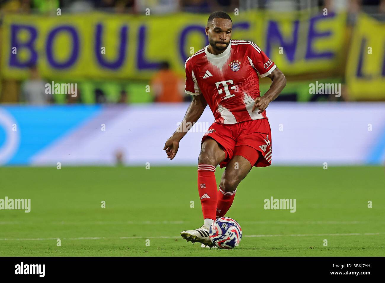 L'Hard Rock Stadium Jonathan Tah del Bayern Monaco di Baviera, durante la partita tra Bayern Monaco e Boca Juniors, per il secondo round del gruppo C della Coppa del mondo per club FIFA 2025, all'Hard Rock Stadium questo venerdì 20. 30761 (Heuler Andrey/SPP) Foto Stock