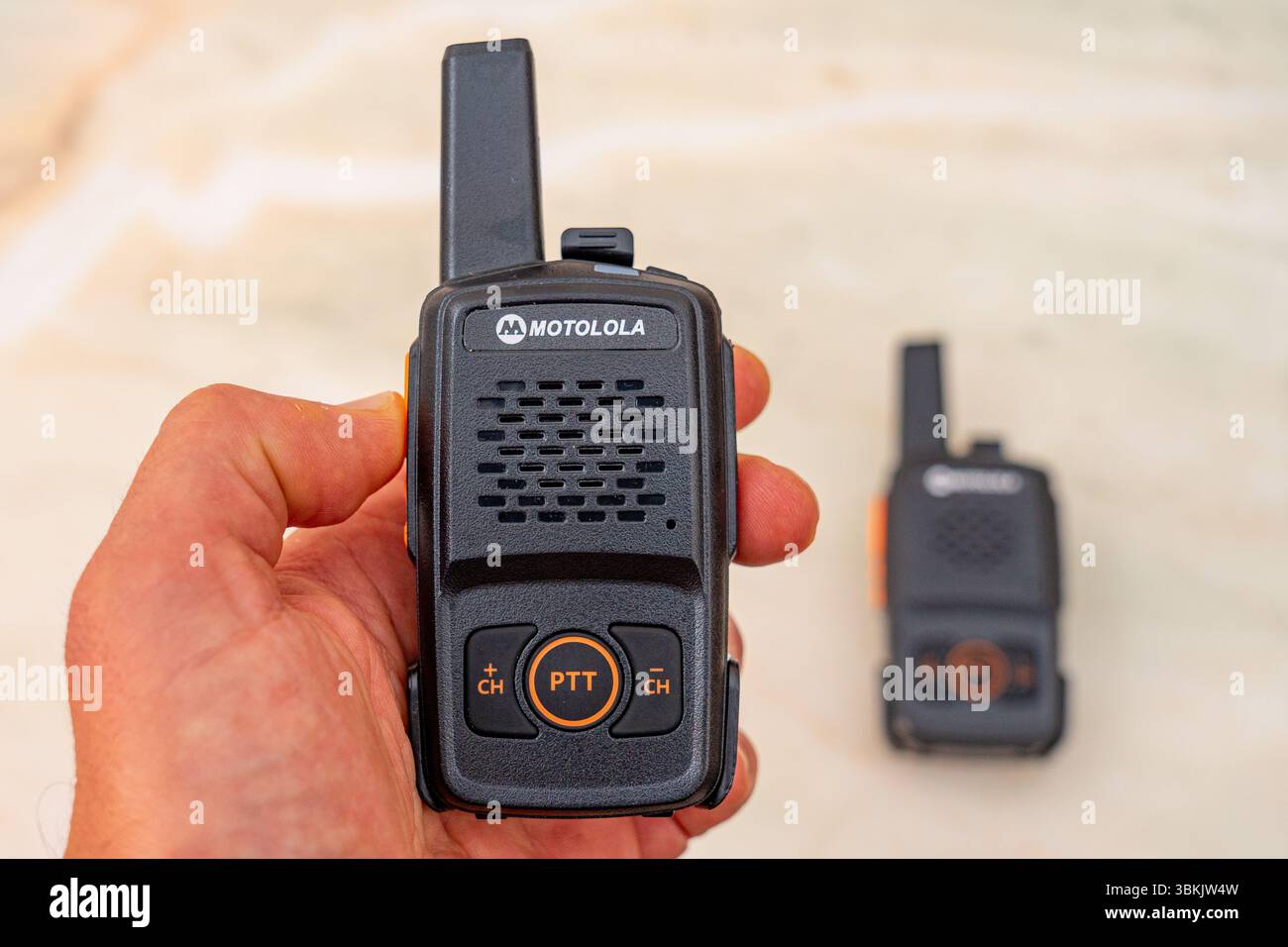 Coppia di Walkie Talkie Motolola PMR per la comunicazione Foto Stock