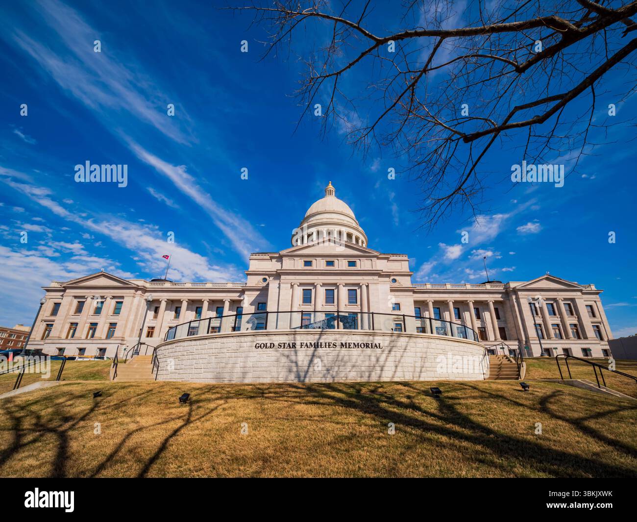 Soleggiata vista esterna dello storico palazzo del governo dello stato dell'Arkansas a Little Rock Foto Stock