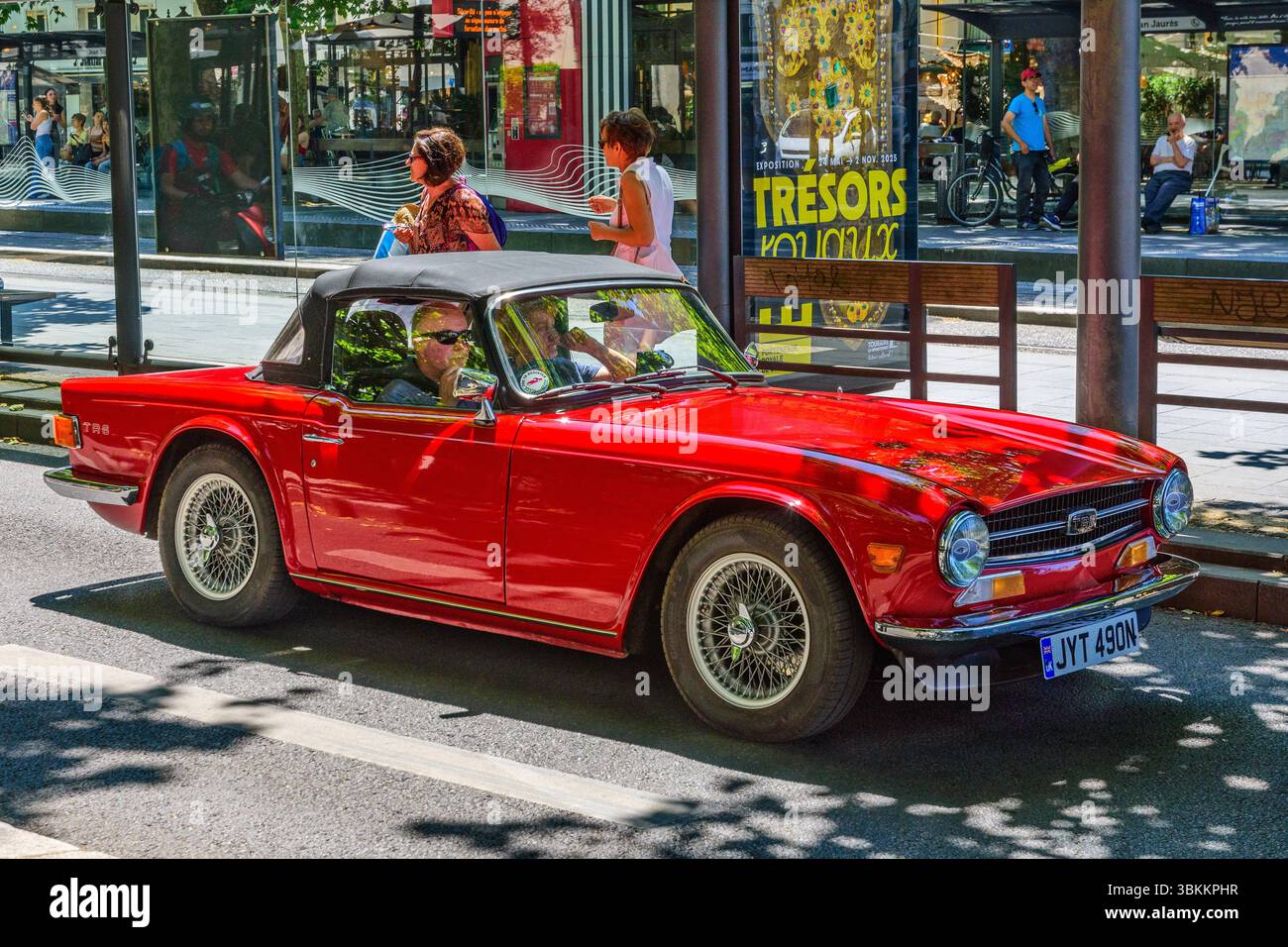 Alla fine degli anni '1960 l'auto sportiva Triumph TR5 con guida a destra registrata in Gran Bretagna a Tours, in Francia. Foto Stock