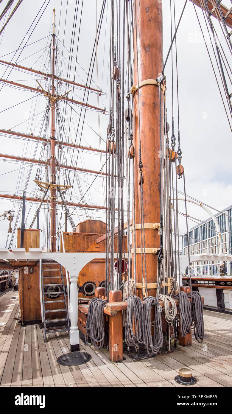 L'RRS Discovery un battello a vapore ausiliario con attrezzatura per barbecue è a Dundee ed è aperto al pubblico, mentre il restauro continua. Fu costruito originariamente a Dundee . Foto Stock