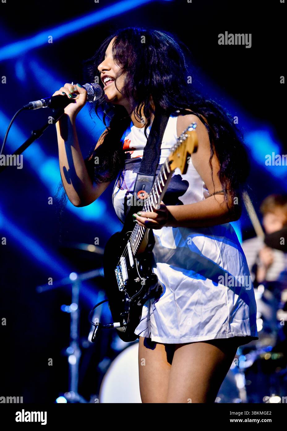 Festival dell'Isola di Wight, Regno Unito, 21 giugno 2025, vincitori del Brit Award, insegnante di inglese al festival dell'Isola di Wight, crediti: Graham Tarrant / Alamy Live News. Foto Stock