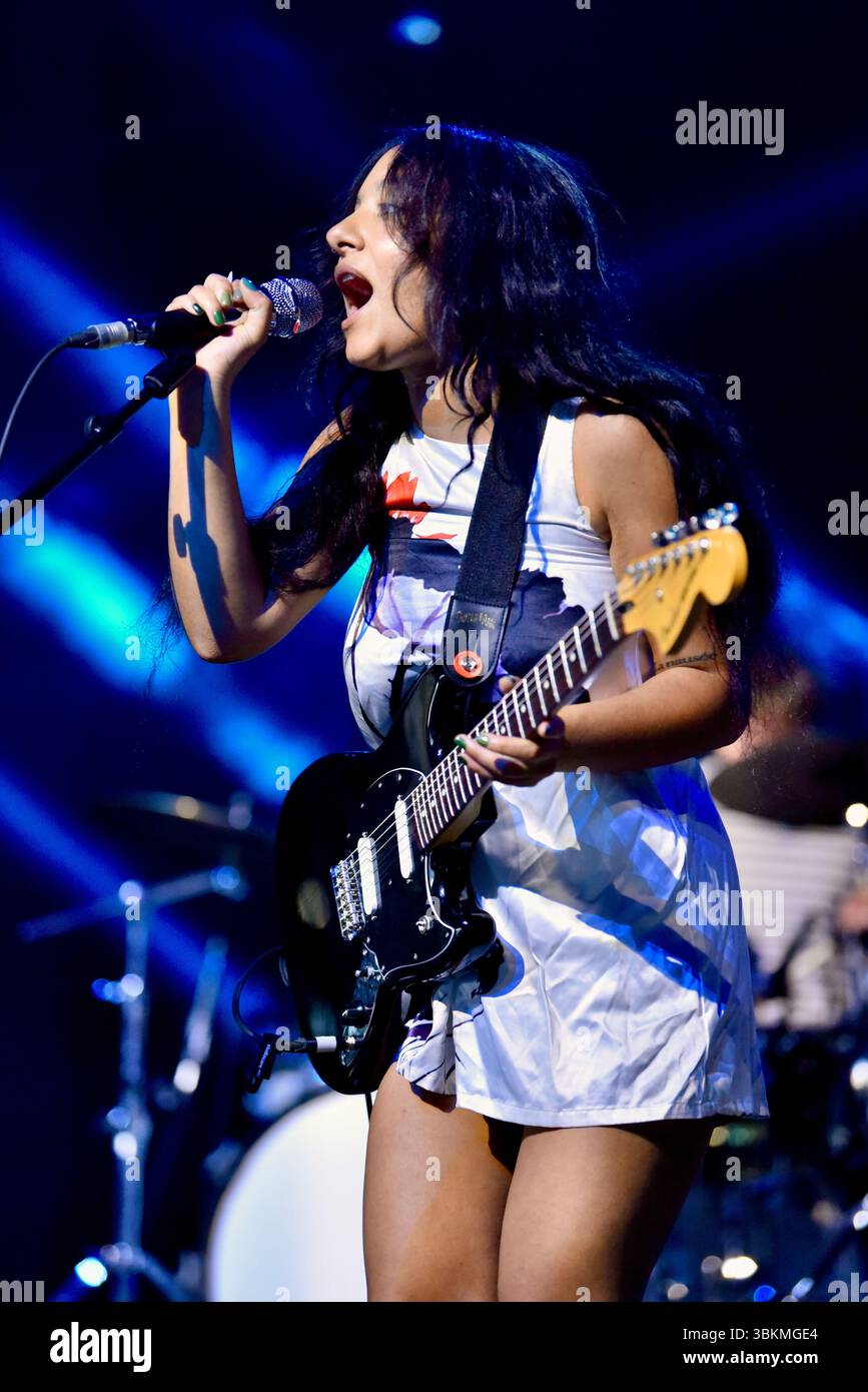 Festival dell'Isola di Wight, Regno Unito, 21 giugno 2025, vincitori del Brit Award, insegnante di inglese al festival dell'Isola di Wight, crediti: Graham Tarrant / Alamy Live News. Foto Stock