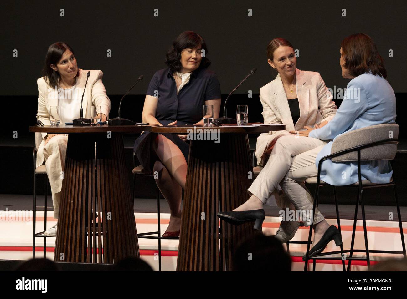 Nieuwegein, Paesi Bassi, 2025-06-21 14:55:03 Nieuwegein, 21 giugno 2025, centro conferenze NBC. Jacinda Ardern, Kari Piri, Elly Schlein e Tamara Tripic PHOTO: NLBeeld/Robert Meerding crediti: NL Beeld / Robert Meerding - Inc Foto Stock
