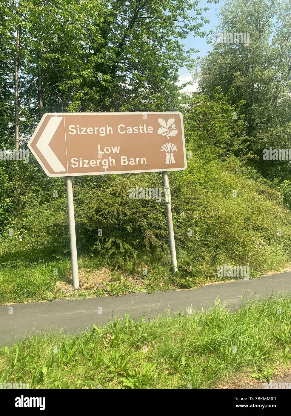 Sizergh Castle Low Sizergh Barn Lake District Regno Unito Inghilterra cartelli National Trust Property Outside Old history Historic green Place Places - Immagine stock catturata con smartphone