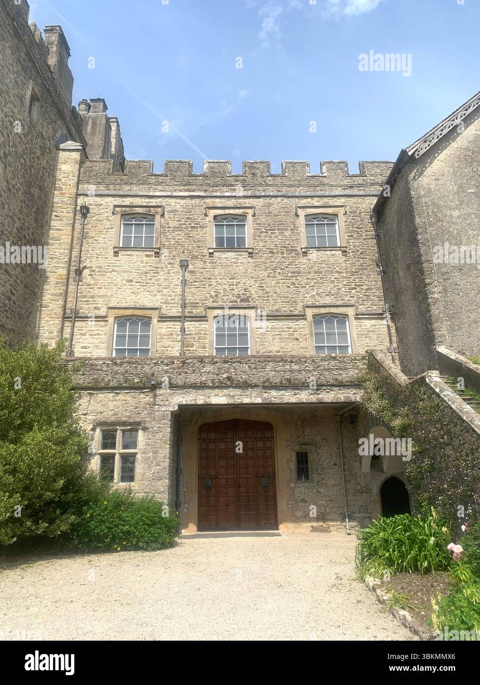 Sizergh Castle Low Sizergh Barn Lake District Regno Unito Inghilterra cartelli National Trust Property Outside Old history Historic green Place Places - Immagine stock catturata con smartphone