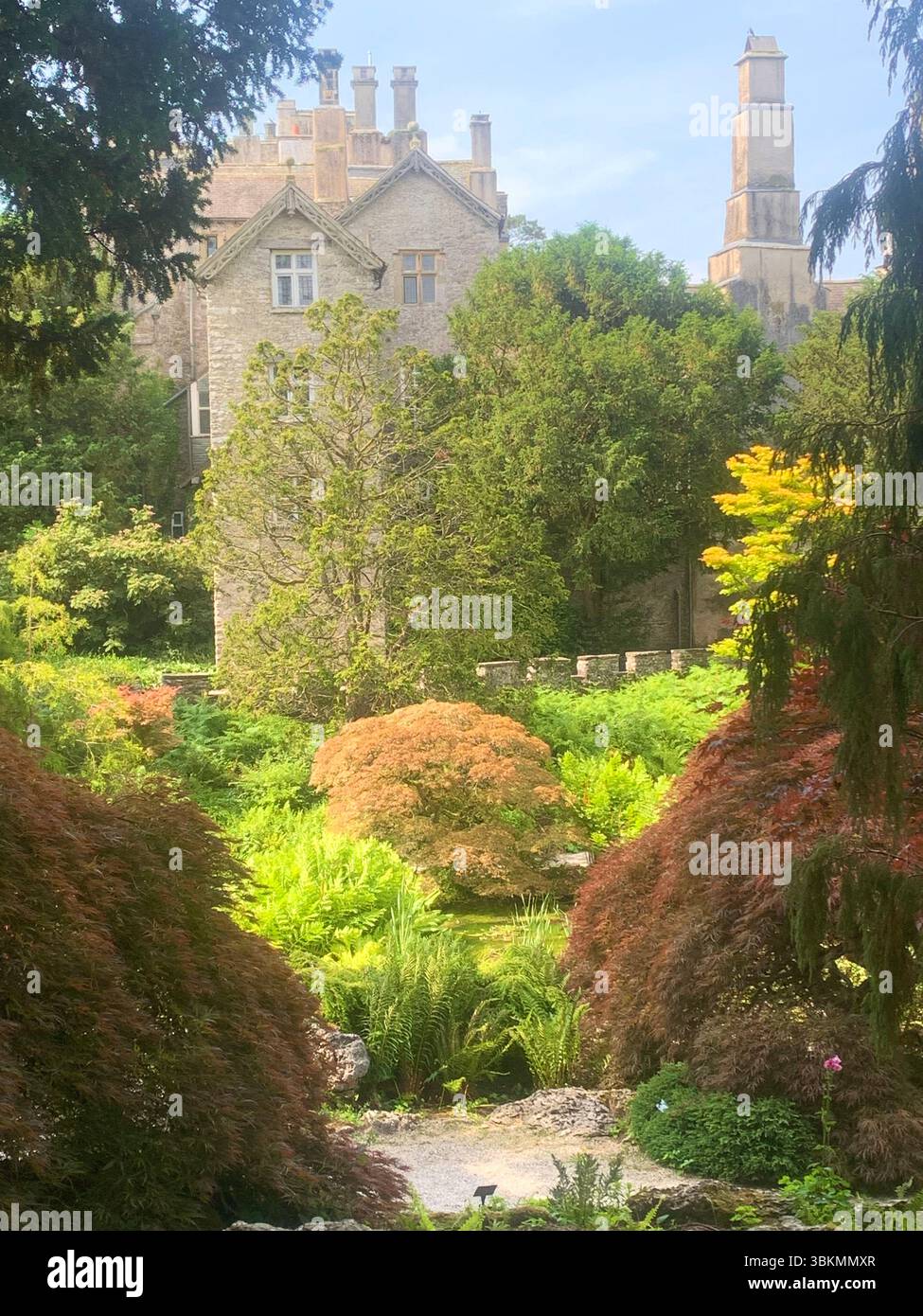Sizergh Castle Low Sizergh Barn Lake District Regno Unito Inghilterra cartelli National Trust Property Outside Old history Historic green Place Places - Immagine stock catturata con smartphone