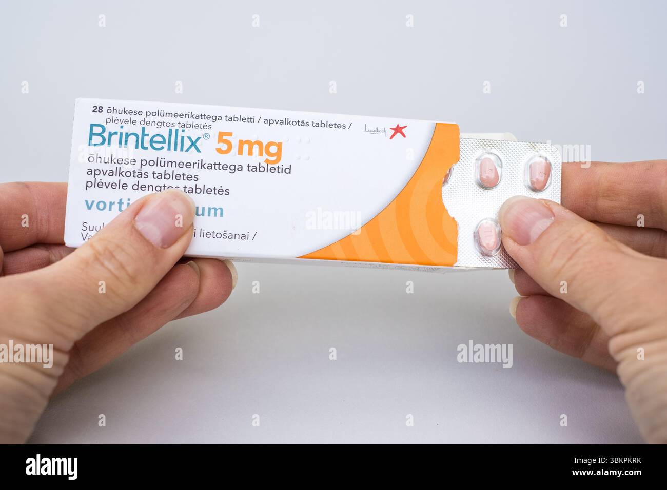 Tallinn, Estonia - 22 giugno 2025: Le compresse di Brintellix contengono vortioxetina, un antidepressivo usato per trattare il disturbo depressivo maggiore (MDD). Prodotto b Foto Stock