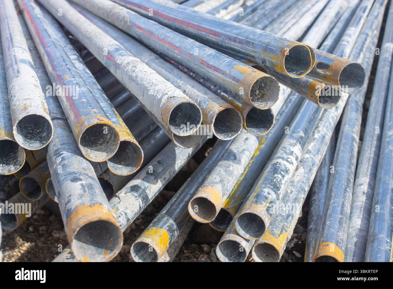 tubi in acciaio zincato destinati a lavori di costruzione o installazione, per la costruzione di impalcature o strutture temporanee Foto Stock